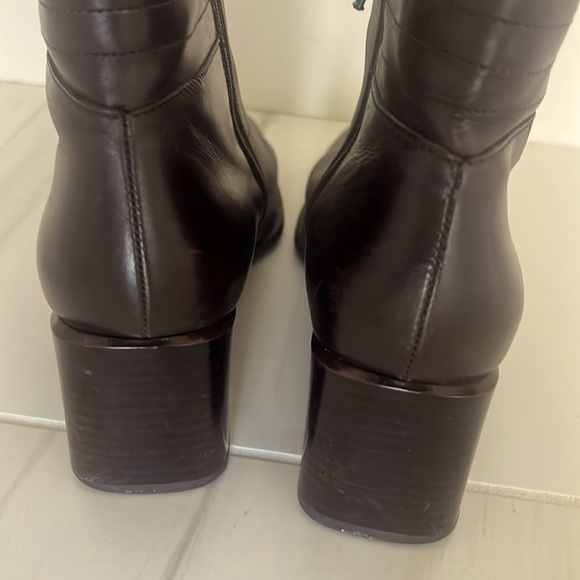 ECCO ankle boots in a deep chocolate brown color. LIKE NEW CONDITION BARGAIN! - Picture 6 of 10